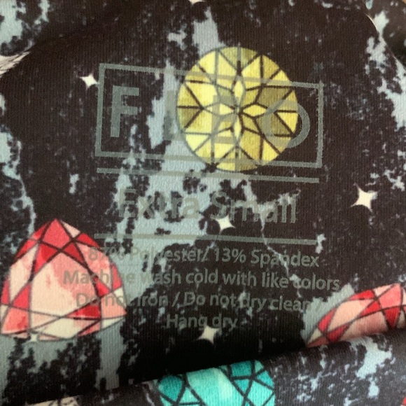 FLEO women’s XS athletics/gymnastics/tumbling shorts Jingle Bell Rock THS NWT - Picture 2 of 2